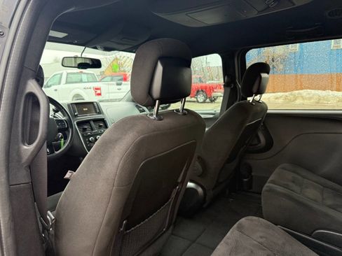Used 2016 Dodge Grand Caravan SE image 20