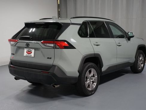 Used 2022 Toyota RAV4 XLE w/ Convenience Package FWD image 8