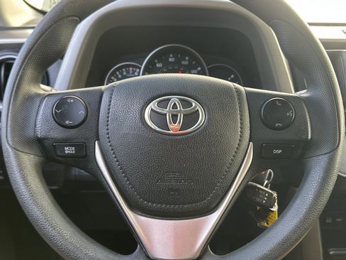 Used 2016 Toyota RAV4 LE FWD image 16