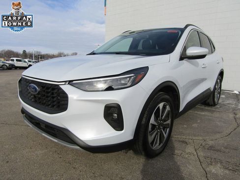 Used 2025 Ford Escape Platinum w/ Class II Trailer Tow Package AWD/4WD image 2