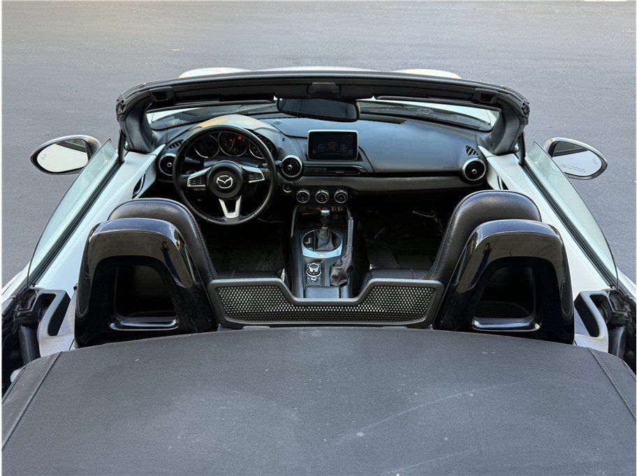 Used 2017 MAZDA MX-5 Miata Grand Touring RWD image 18
