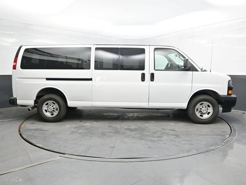 Used 2024 Chevrolet Express 3500 LS RWD image 8