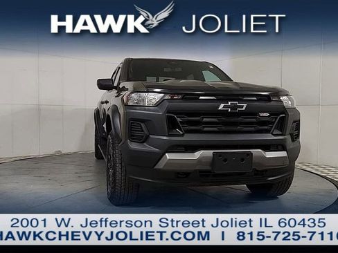 Used 2024 Chevrolet Colorado Trail Boss w/ Advanced Trailering Package AWD/4WD image 8