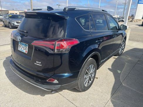 Used 2018 Toyota RAV4 XLE w/ Convenience Package image 3