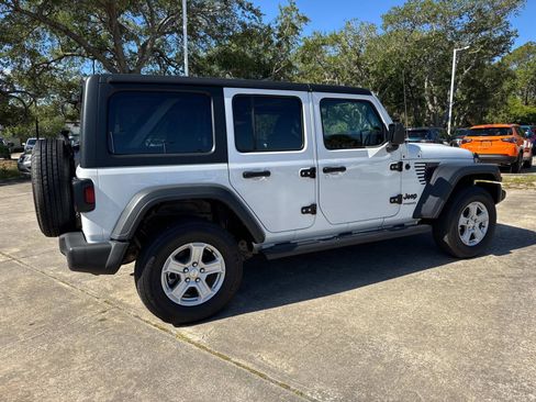 Certified 2022 Jeep Wrangler Unlimited Sport AWD/4WD image 3