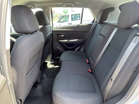 Used 2017 Chevrolet Trax LS FWD image 22