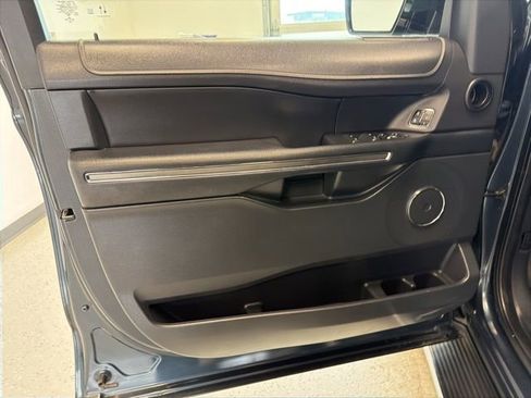 Used 2022 Ford Expedition Max XLT image 43