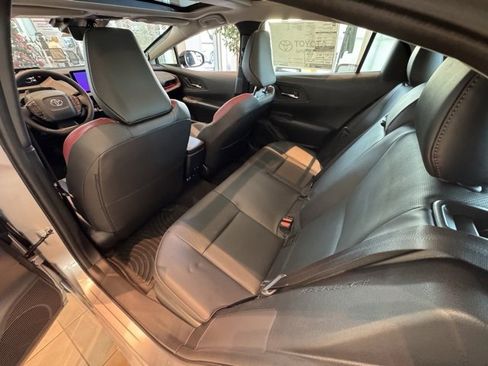 New 2025 Toyota Prius Plug-In Hybrid image 13