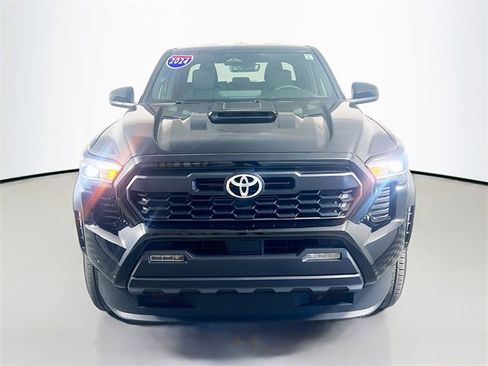 Used 2024 Toyota Tacoma TRD Sport image 2