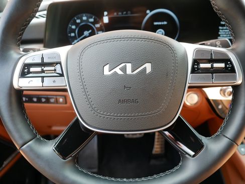 Certified 2025 Kia Telluride SX Prestige X-Line AWD/4WD image 25