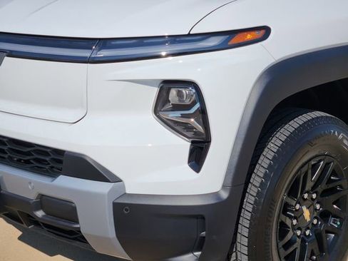 New 2026 Chevrolet Silverado EV LT AWD/4WD image 8