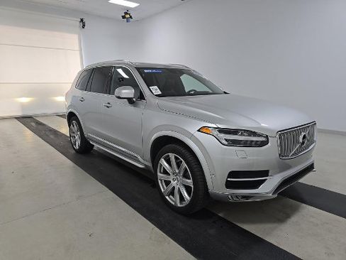 Used 2017 Volvo XC90 T6 Inscription w/ Vision Package AWD/4WD image 3