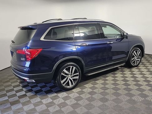 Used 2017 Honda Pilot Touring image 4