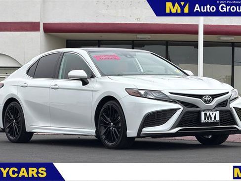 Used 2022 Toyota Camry XSE FWD image 1