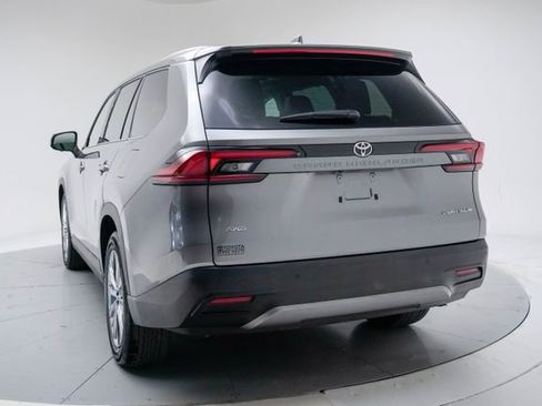 Used 2025 Toyota Grand Highlander AWD image 7