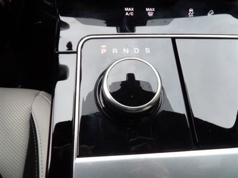 Used 2020 Land Rover Range Rover Velar R-Dynamic S image 23