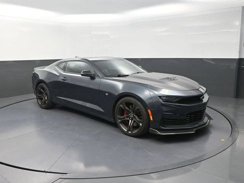 Used 2020 Chevrolet Camaro SS RWD image 10