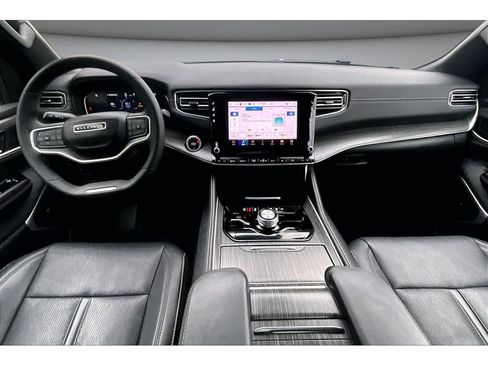 Certified 2024 Jeep Wagoneer Series II w/ Flexible Seating Group AWD/4WD image 17
