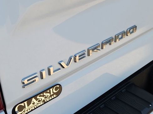 Used 2023 Chevrolet Silverado 1500 Custom image 9