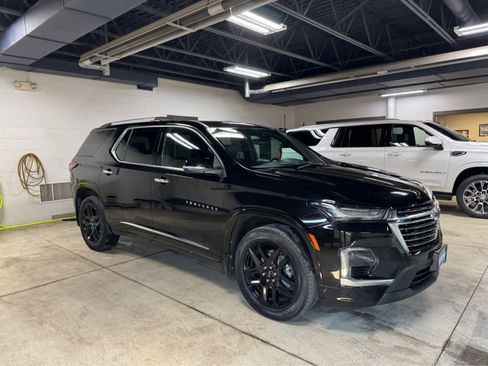 Certified 2023 Chevrolet Traverse Premier w/ LPO, Floor Liner Package image 3