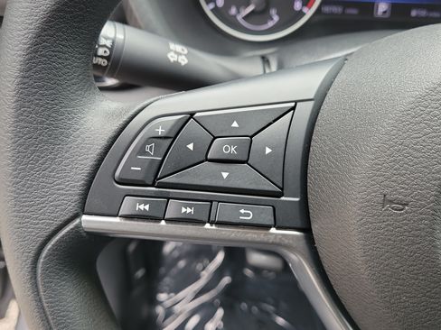 Certified 2025 Nissan Sentra SV FWD image 22