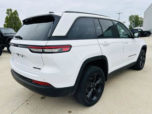 Used 2023 Jeep Grand Cherokee Limited w/ Luxury Tech Group II AWD/4WD image 41