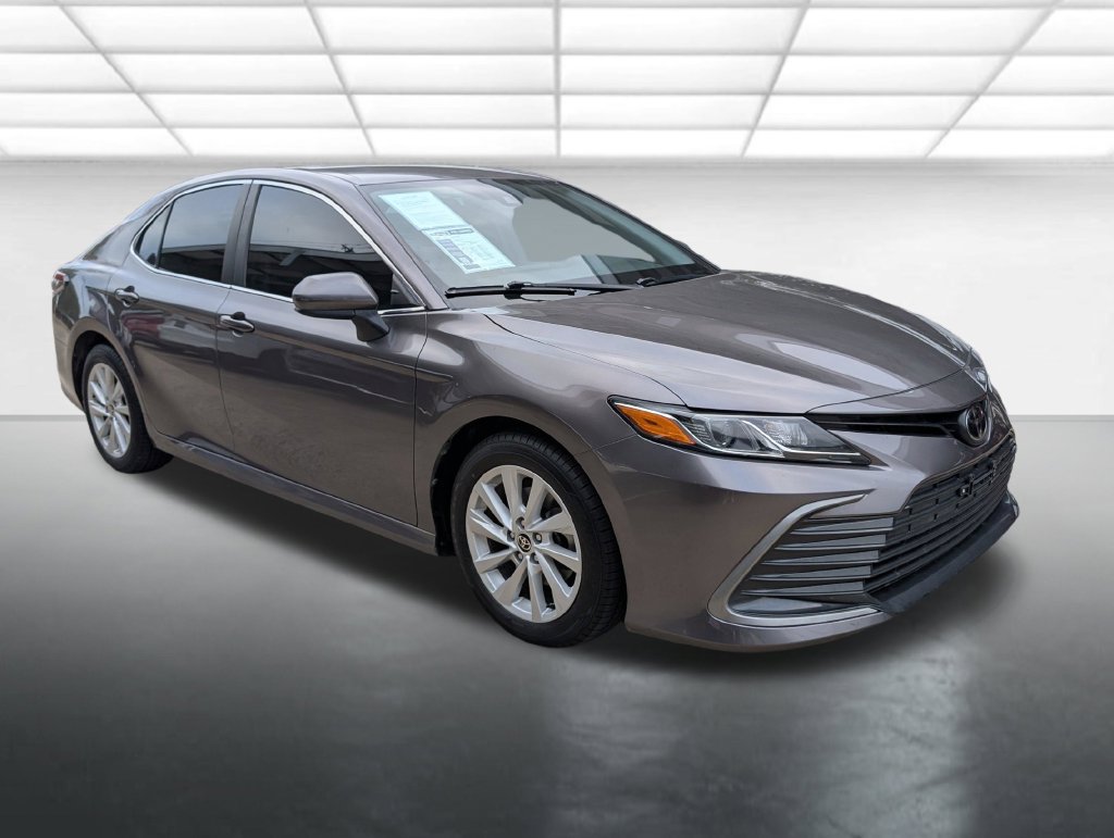 Used 2023 Toyota Camry LE FWD image 6