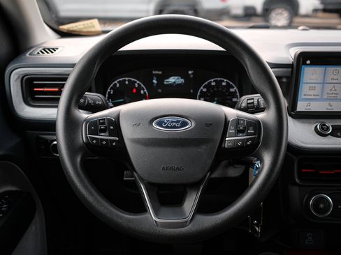 Used 2023 Ford Maverick XLT image 18