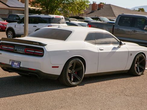 Used 2020 Dodge Challenger SRT Hellcat w/ Plus Package RWD image 5