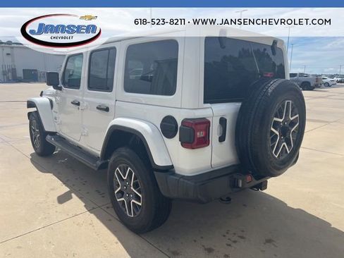 Used 2024 Jeep Wrangler Unlimited Sahara AWD/4WD image 4