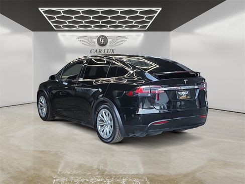 Used 2018 Tesla Model X 75D image 3
