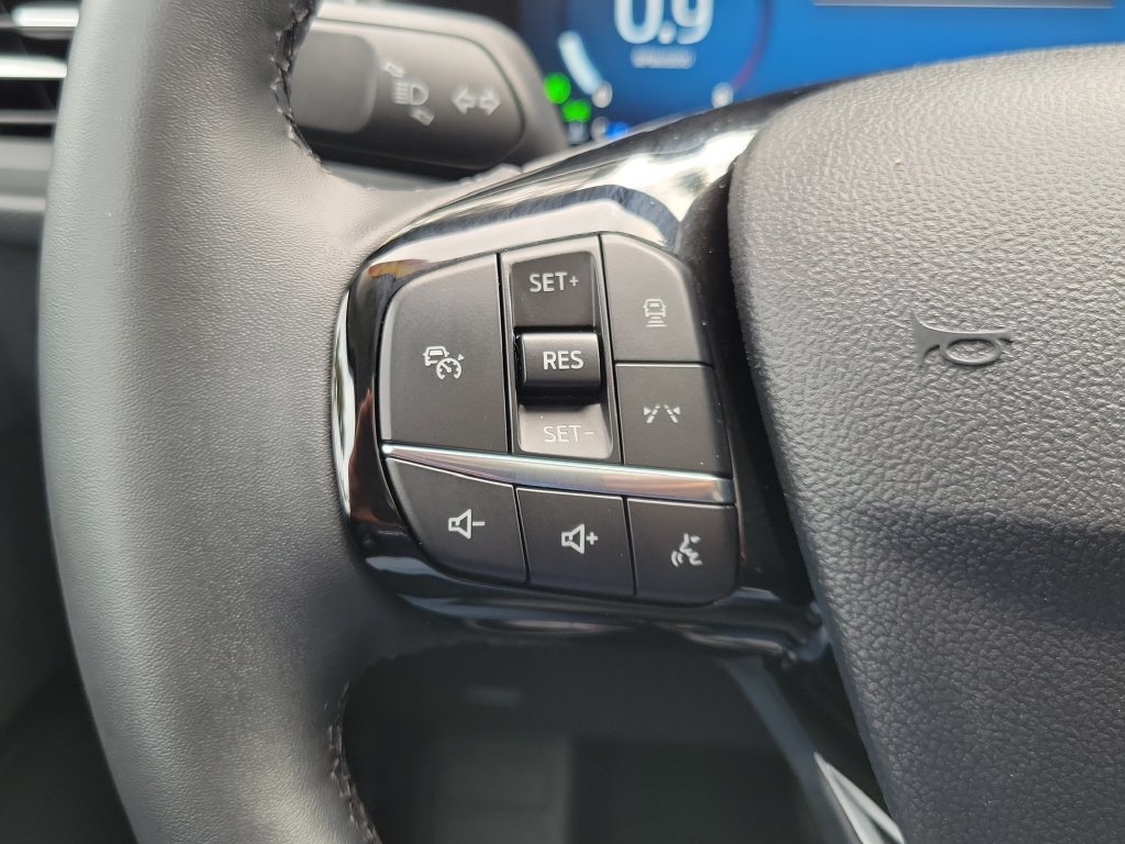Certified 2025 Ford Escape Platinum AWD/4WD image 20
