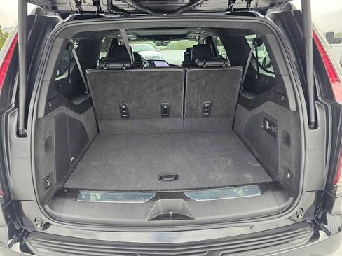 Used 2024 Cadillac Escalade ESV Premium Luxury Platinum AWD/4WD image 16
