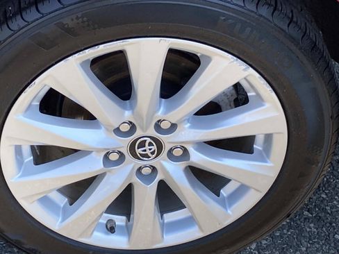Used 2019 Toyota Camry LE FWD image 26