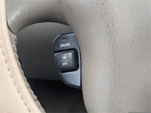 Used 2004 Oldsmobile Alero GL image 24