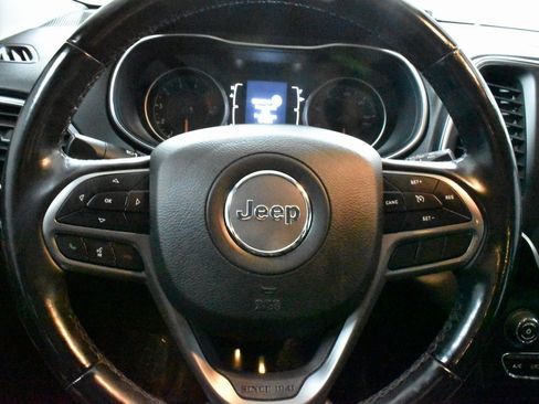 Used 2020 Jeep Cherokee Latitude Lux w/ Comfort/Convenience Group image 20