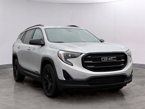 Used 2020 GMC Terrain SLT w/ Elevation Edition image 3