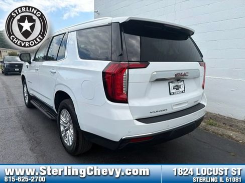 Used 2024 GMC Yukon SLT AWD/4WD image 3