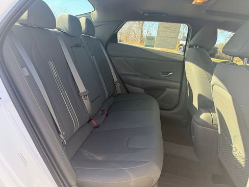 Used 2025 Hyundai Elantra SEL FWD image 21