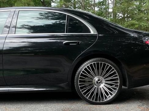 Used 2021 Mercedes-Benz S 580 4MATIC Sedan w/ AMG Line image 5