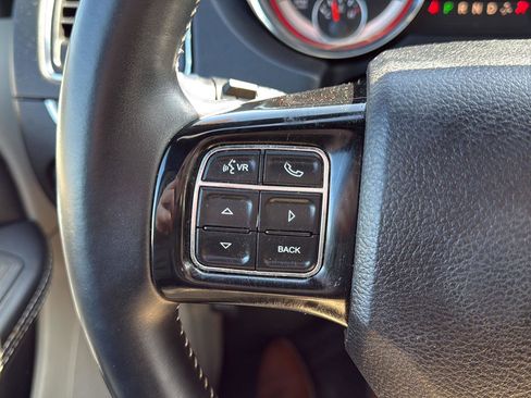 Used 2017 Dodge Grand Caravan SXT w/ Rear Park Assist Package FWD image 18
