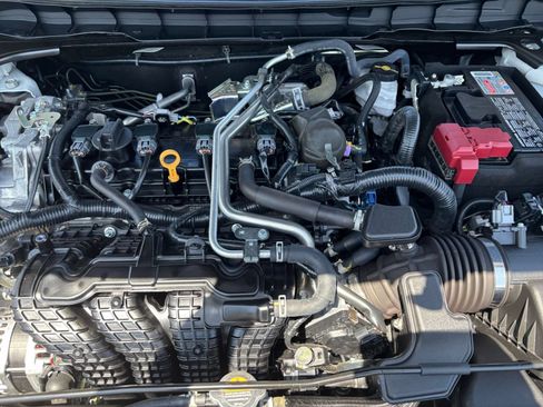 Used 2025 Nissan Altima 2.5 SV FWD image 37