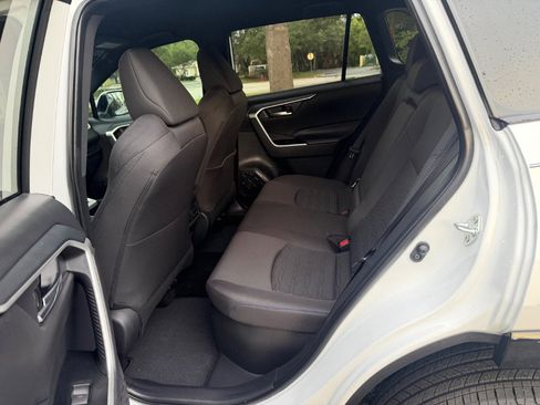 Used 2025 Toyota RAV4 SE AWD/4WD image 15