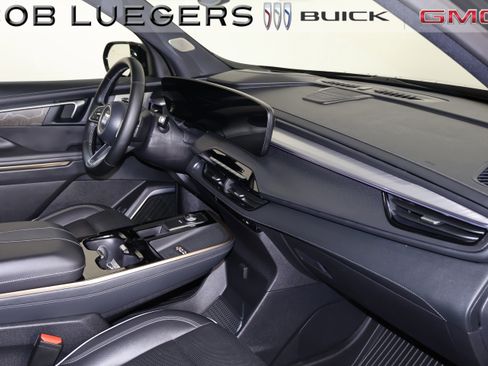 Certified 2025 Buick Enclave Avenir image 20