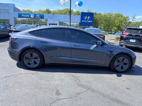 Used 2022 Tesla Model 3 Long Range AWD/4WD image 8