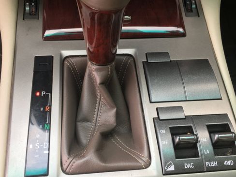 Used 2011 Lexus GX 460 image 25