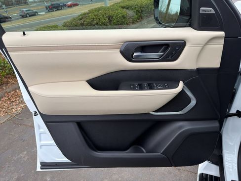 New 2026 Nissan Armada Platinum Reserve w/ Accent Package image 16