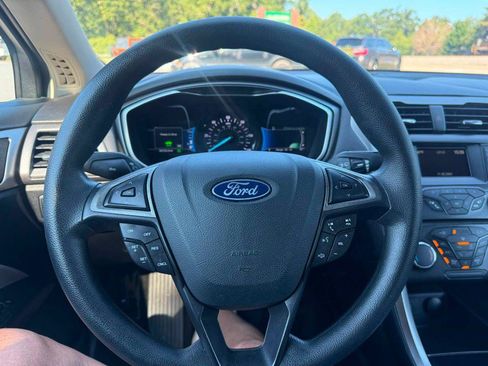 Used 2018 Ford Fusion S FWD image 19