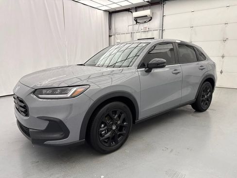Used 2025 Honda HR-V Sport image 3