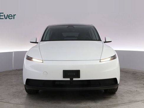 Used 2026 Tesla Model Y 2WD image 12